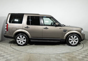 Подержанный автомобиль Land Rover Discovery 2014 года (4 фото)