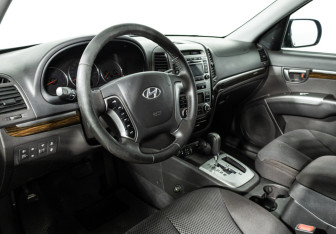 Подержанный автомобиль Hyundai Santa Fe 2011 года (11 фото)