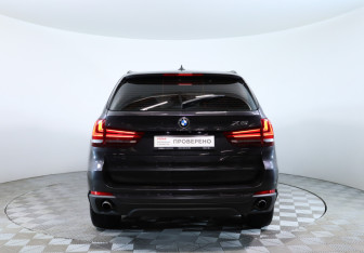 Подержанный автомобиль BMW X5 2015 года (6 фото)