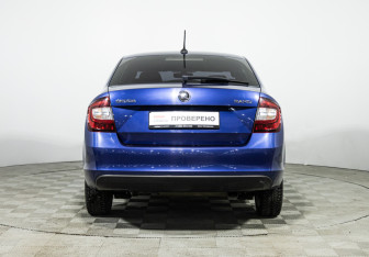 Подержанный автомобиль Skoda Rapid Liftback 2019 года (6 фото)
