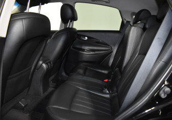 Подержанный автомобиль Infiniti EX 2012 года (12 фото)