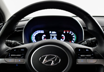 Подержанный автомобиль Hyundai Tucson 2023 года (15 фото)