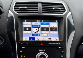 Подержанный автомобиль Ford Explorer 2018 года (22 фото)