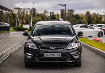 Подержанный автомобиль Ford Mondeo Sedan 2014 года (4 фото)