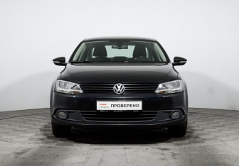 Подержанный автомобиль Volkswagen Jetta Sedan 2013 года (2 фото)
