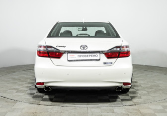 Подержанный автомобиль Toyota Camry Sedan 2017 года (6 фото)