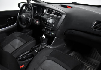 Подержанный автомобиль Kia Ceed Hatchback 2013 года (13 фото)