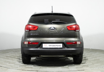 Подержанный автомобиль Kia Sportage 2015 года (6 фото)