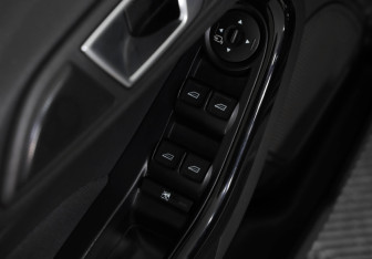 Подержанный автомобиль Ford Fiesta Sedan 2016 года (21 фото)