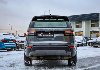 Подержанный автомобиль Land Rover Discovery 2018 года (7 фото)