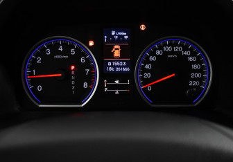 Подержанный автомобиль Honda CR-V 2011 года (17 фото)