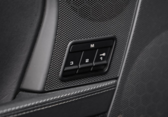 Подержанный автомобиль Porsche Cayman 2010 года (27 фото)