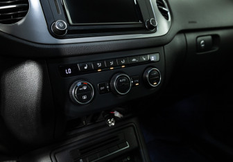 Подержанный автомобиль Volkswagen Tiguan 2016 года (17 фото)