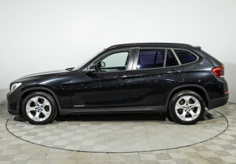 Подержанный автомобиль BMW X1 2012 года (8 фото)