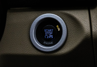 Подержанный автомобиль Dodge RAM 2014 года (18 фото)