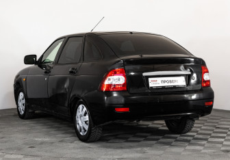Подержанный автомобиль LADA (ВАЗ) Priora Hatchback 2013 года (7 фото)