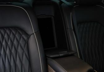 Подержанный автомобиль Genesis G90 2020 года (38 фото)