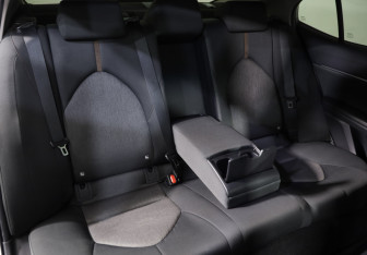 Подержанный автомобиль Toyota Camry Sedan 2018 года (21 фото)