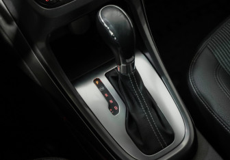 Подержанный автомобиль Opel Astra Hatchback 2012 года (16 фото)