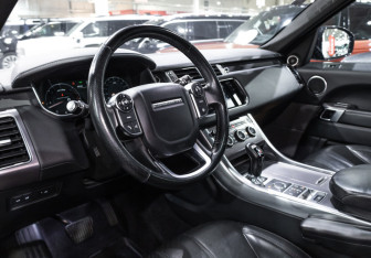 Подержанный автомобиль Land Rover Range Rover Sport 2016 года (17 фото)