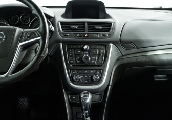 Подержанный автомобиль Opel Mokka 2014 года (14 фото)