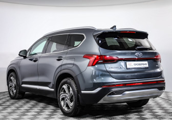 Подержанный автомобиль Hyundai Santa Fe 2022 года (7 фото)