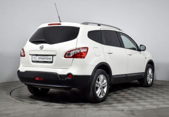 Подержанный автомобиль Nissan Qashqai+2 2013 года (5 фото)