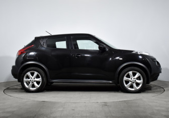 Подержанный автомобиль Nissan Juke 2012 года (4 фото)