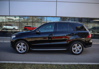 Подержанный автомобиль Mercedes-Benz GLE 2017 года (7 фото)