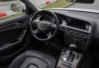 Подержанный автомобиль Audi A4 allroad 2012 года (10 фото)