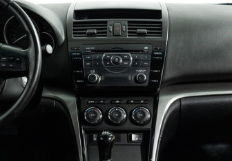 Подержанный автомобиль Mazda 6 Sedan 2010 года (14 фото)