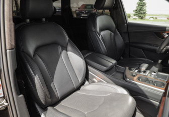 Подержанный автомобиль Audi Q7 2018 года (31 фото)