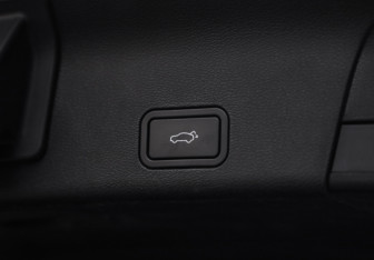 Подержанный автомобиль Geely Atlas Pro 2021 года (32 фото)