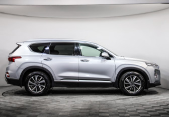 Подержанный автомобиль Hyundai Santa Fe 2019 года (4 фото)