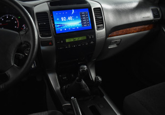 Подержанный автомобиль Toyota Land Cruiser Prado 2002 года (19 фото)
