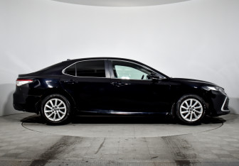 Подержанный автомобиль Toyota Camry Sedan 2021 года (4 фото)