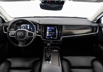Подержанный автомобиль Volvo V90 Cross Country 2018 года (11 фото)