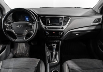 Подержанный автомобиль Hyundai Solaris Sedan 2017 года (14 фото)