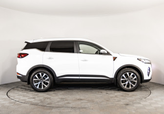 Подержанный автомобиль Chery Tiggo 7 Pro Max 2023 года (4 фото)