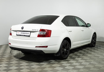 Подержанный автомобиль Skoda Octavia Liftback 2015 года (5 фото)