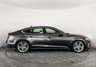 Подержанный автомобиль Audi A5 Liftback 2021 года (5 фото)