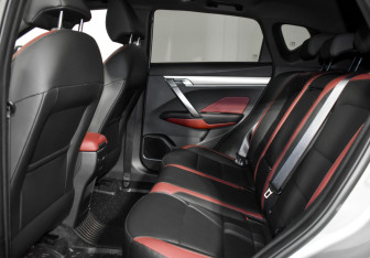 Подержанный автомобиль Geely Coolray 2023 года (14 фото)