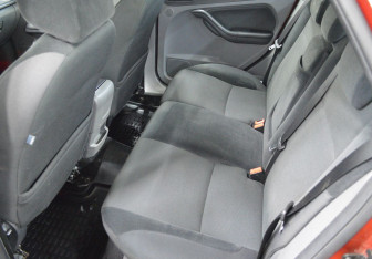 Подержанный автомобиль Ford Focus Sedan 2008 года (11 фото)