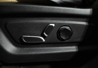 Подержанный автомобиль Changan UNI-K 2023 года (15 фото)