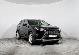 Подержанный автомобиль Toyota RAV4 2020 года (3 фото)