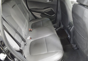 Подержанный автомобиль Hyundai ix35 2023 года (13 фото)