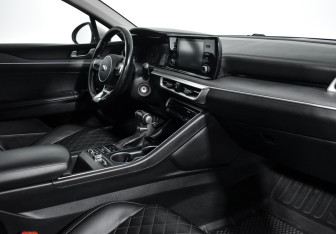 Подержанный автомобиль Kia K5 2020 года (13 фото)