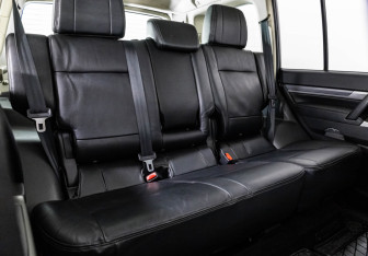 Подержанный автомобиль Mitsubishi Pajero 2014 года (20 фото)