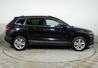 Подержанный автомобиль Skoda Karoq 2021 года (4 фото)