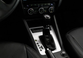 Подержанный автомобиль Skoda Octavia Liftback 2014 года (13 фото)